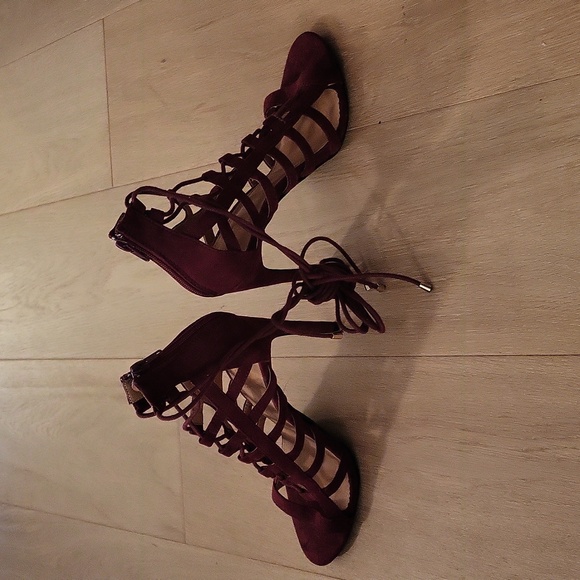 CHAROLETTE RUSSE strappy 4" burgundy stilettos - Picture 3 of 11